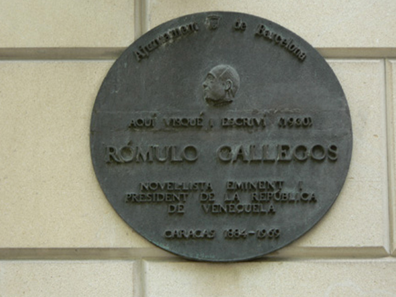 Placa 'Aqu visqu  i escriv Rmulo Gallegos'